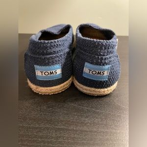 Toms size 7